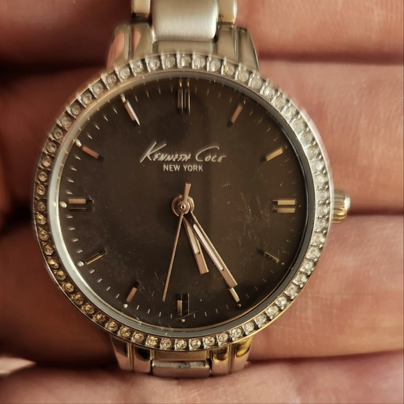 Kenneth Cole watch - Picture 1 of 5